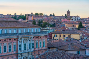 Porta Sole, İtalya 'dan Perugia' nın gün batımı manzarası.