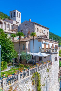 İtalyan kenti Gubbio 'da Giardini del Voltone.
