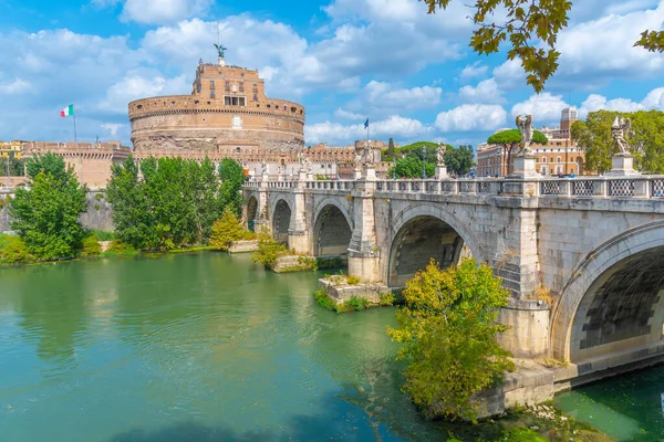 Roma 'nın başkentinde Sant' Angelo Kalesi..