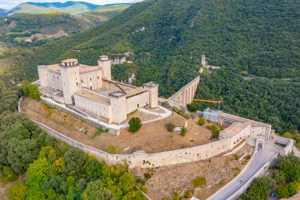 Talya Nın Spoleto Kentindeki Rocca Albornoziana Şatosunun Hava Manzarası — Stok fotoğraf