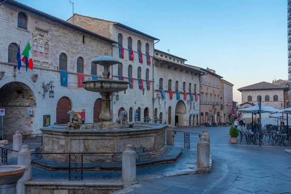 Talyan Kasabası Assisi Nin Merkezinde Piazza Del Comune Üzerinde Gün — Stok fotoğraf