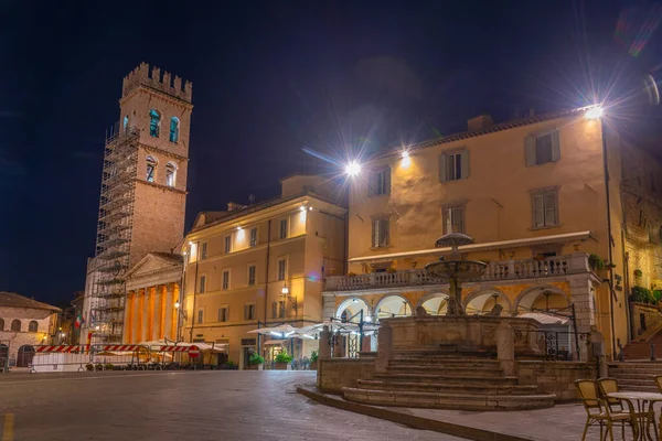 Alba Piazza Del Comune Nel Centro Assisi — Foto Stock