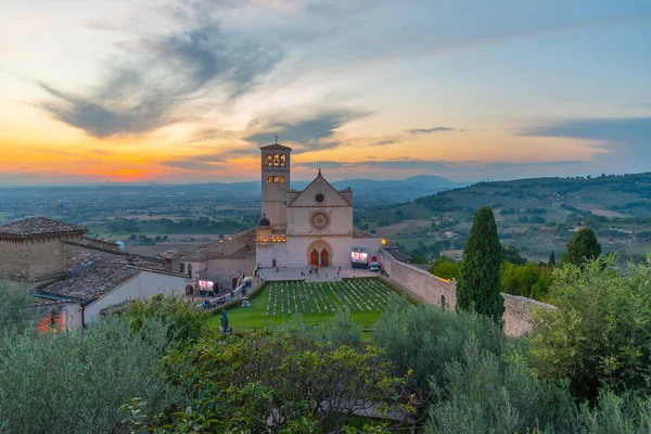 Widok Zachód Słońca Bazyliki Franciszka Asyżu Włochy — Zdjęcie stockowe
