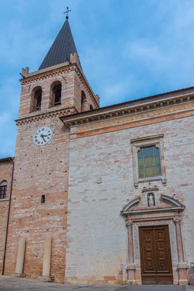 Церковь Санта Мария Маджоре Итальянском Городе Спелло — стоковое фото