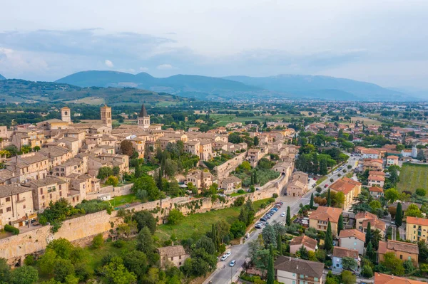İtalyan kasabasının hava manzarası Büyülü.