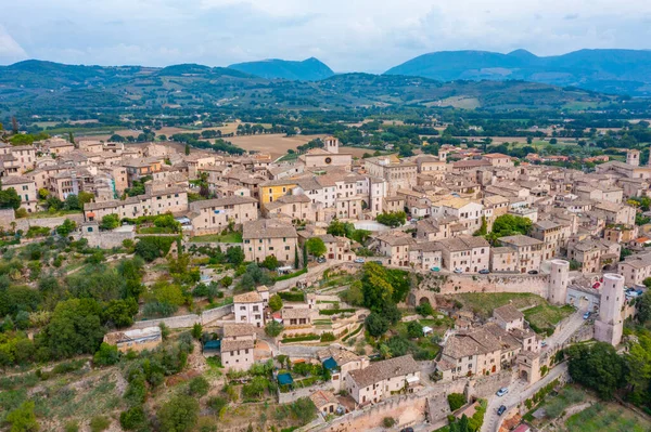 İtalyan kasabasının hava manzarası Büyülü.