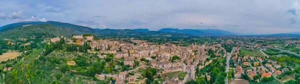 İtalyan kasabasının hava manzarası Büyülü.