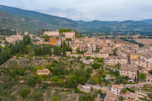 İtalyan kasabasının hava manzarası Büyülü.