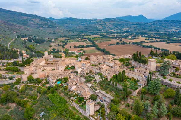 İtalyan kasabasının hava manzarası Büyülü.