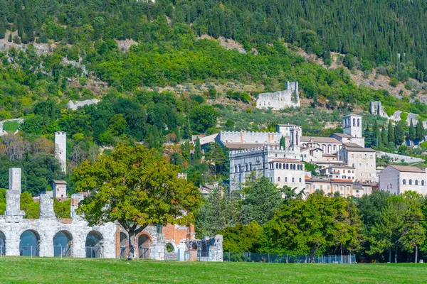 İtalyan kenti Gubbio Panorama Manzarası.