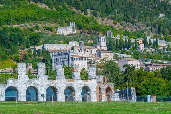 İtalyan kenti Gubbio Panorama Manzarası.