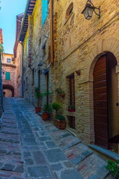 Rue Étroite Dans Vieille Ville Gubbio Italie — Photo