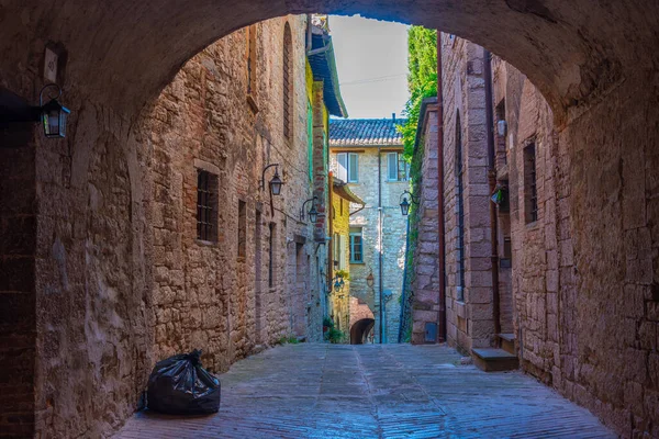 Calle Estrecha Casco Antiguo Gubbio Italia — Foto de Stock