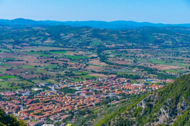 İtalyan şehri Gubbio 'nun panoramatik manzarası.