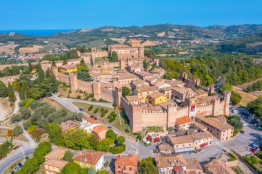İtalyan kasabası Gradara 'nın hava manzarası.