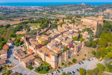 İtalyan kasabası Gradara 'nın hava manzarası.