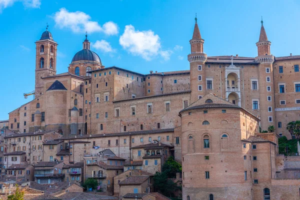 Cityscape Italian Town Urbino Majestic Palazzo Ducale — Stock Photo, Image