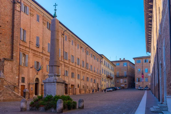 Piazza Rinascimento İtalyan şehri Urbino 'da.
