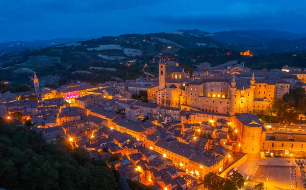 Solnedgång Över Stadsbilden Urbino Italien — Stockfoto