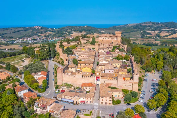 İtalyan kasabası Gradara 'nın hava manzarası.