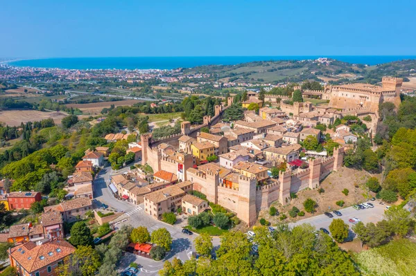 İtalyan kasabası Gradara 'nın hava manzarası.
