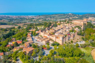 İtalyan kasabası Gradara 'nın hava manzarası.
