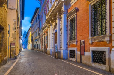 İtalya 'nın ana caddesi Pesaro.