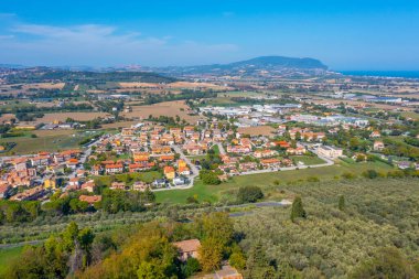 İtalya 'daki Conero doğal parkının havadan görünüşü.