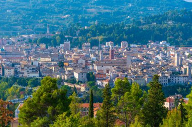 İtalyan şehri Ascoli Piceno 'nun hava manzarası.