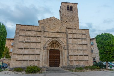 İtalya, Ascoli Piceno 'daki Saint Vincenzo ve Anastasio Kilisesi.