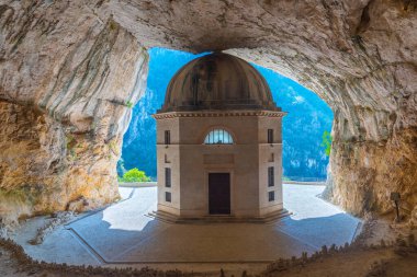 İtalya 'daki Tempio del Valadier Kilisesi.