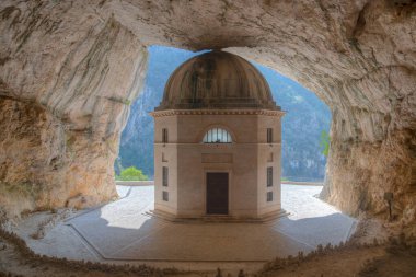 İtalya 'daki Tempio del Valadier Kilisesi.