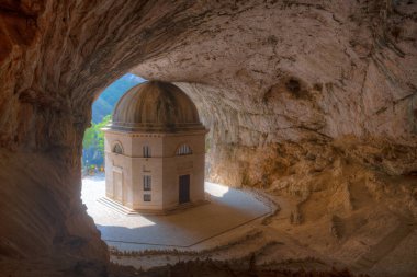 İtalya 'daki Tempio del Valadier Kilisesi.