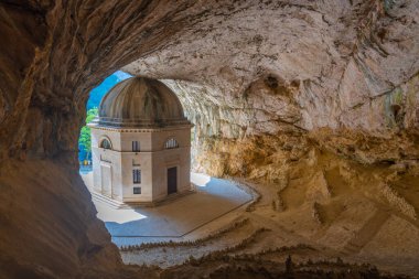 İtalya 'daki Tempio del Valadier Kilisesi.