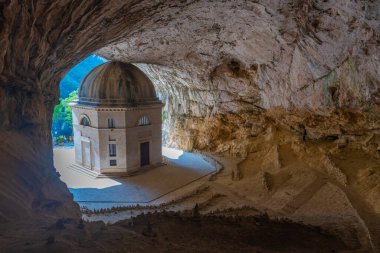 İtalya 'daki Tempio del Valadier Kilisesi.