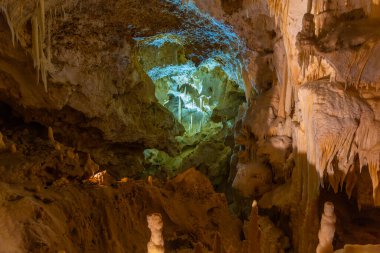 İtalya 'daki Grotte di Frasassi mağaraları.