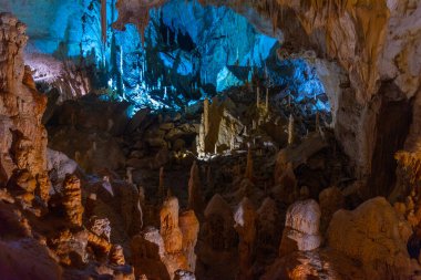 İtalya 'daki Grotte di Frasassi mağaraları.