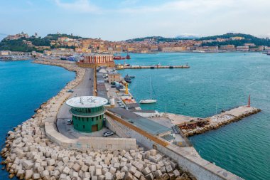 İtalya 'nın Ancona limanının Panorama manzarası.