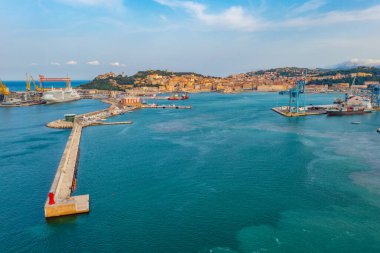 İtalya 'nın Ancona limanının Panorama manzarası.