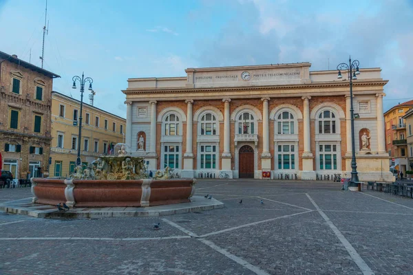 Zonsopgang Uitzicht Piazza Del Popolo Met Postkantoor Paleis Neptunus Fontein — Stockfoto
