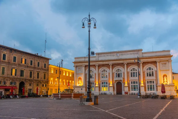Zonsopgang Uitzicht Piazza Del Popolo Met Postkantoor Paleis Neptunus Fontein — Stockfoto