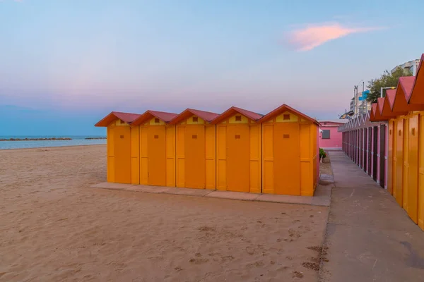 Красочные Раздевалки Пляже Пезаро Италия — стоковое фото