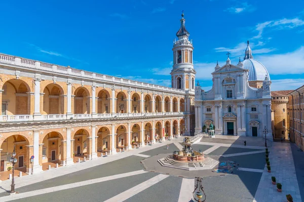 Piazza Della Madonna Und Das Heiligtum Des Heiligen Hauses Von — Stockfoto
