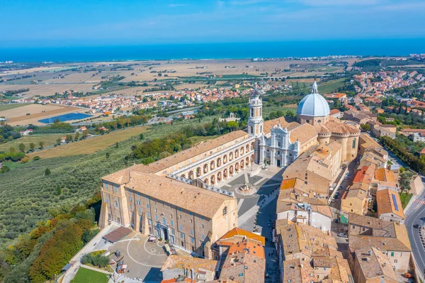 İtalya 'daki Loreto Kutsal Evi' nin havadan görünüşü..