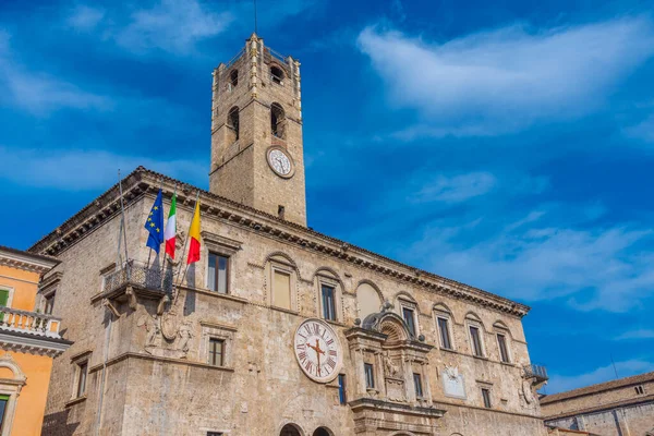 Palazzo dei Capitani del Popolo İtalyan şehri Ascoli Piceno 'da.
