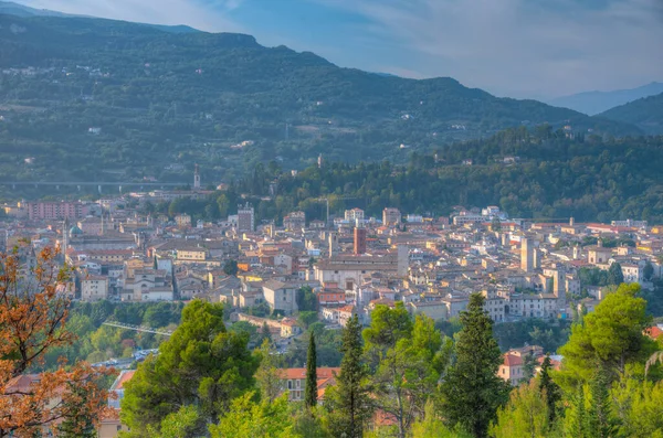 İtalyan şehri Ascoli Piceno 'nun hava manzarası.