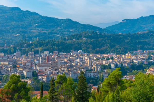 İtalyan şehri Ascoli Piceno 'nun hava manzarası.