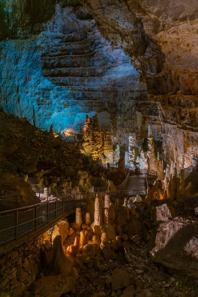 İtalya 'daki Grotte di Frasassi mağaraları.