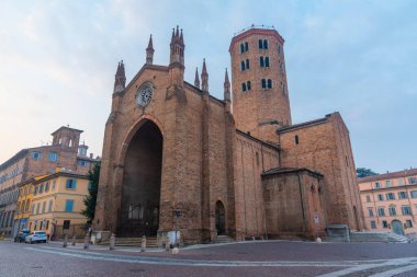 İtalyan Piacenza 'da Aziz Antoninus Bazilikası.