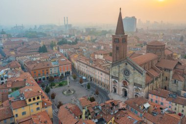 Piacenza, İtalya 'da Santa Maria Assunta ve Santa Giustina Katedrali.
